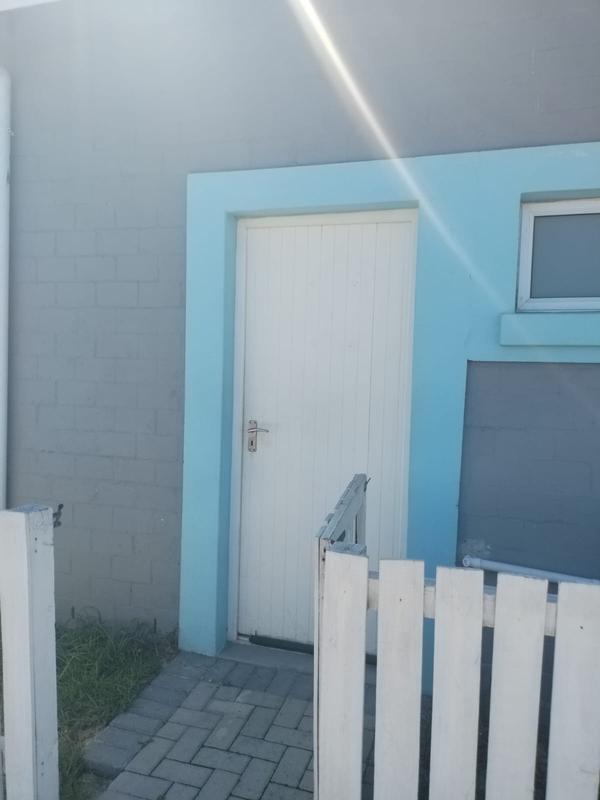To Let 1 Bedroom Property for Rent in Highbury Western Cape